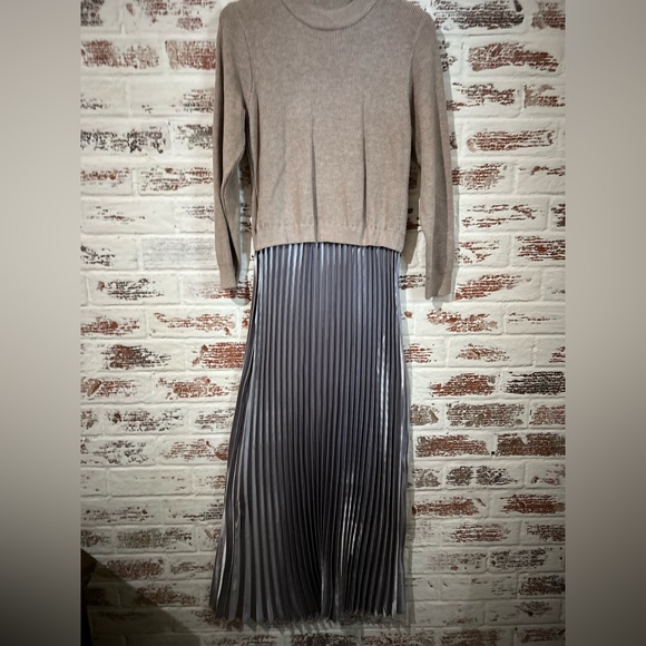 Elegant Dress One Piece Sweater Top According Pleated Bottom Neutral Taupe S/M - Picture 2 of 11